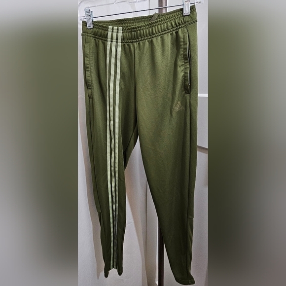 Adidas Originals Womens Size XS Olive AeroReady Pants with Matching Crop Top - Picture 9 of 11